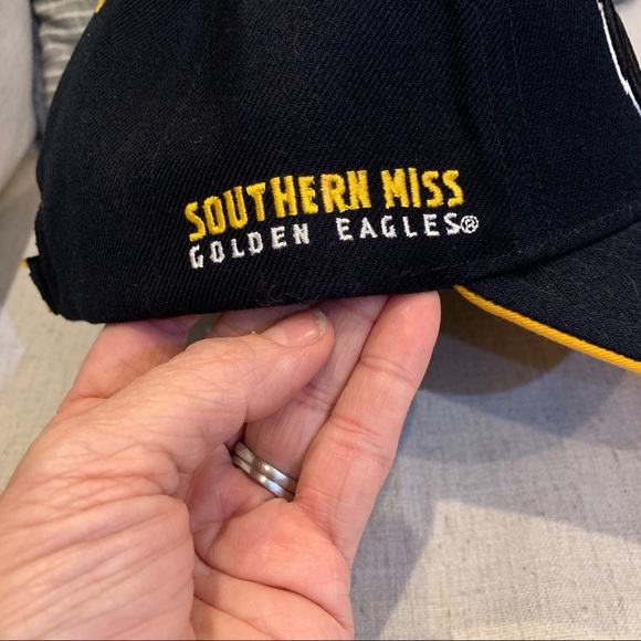 Colosseum Black Gold Southern Mississippi Golden Eagles Adjustable Cap - Picture 2 of 6